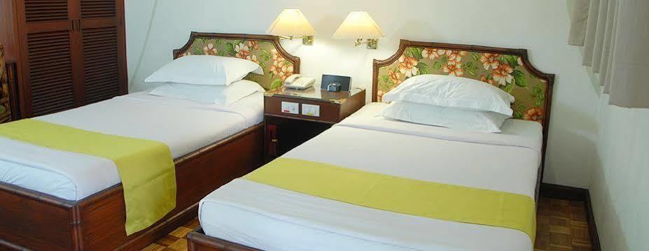 Oasis Hotel Angeles Zewnętrze zdjęcie