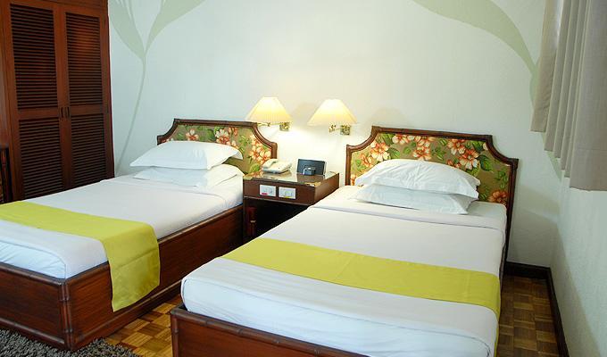 Oasis Hotel Angeles Zewnętrze zdjęcie